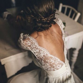 el tiempo en cordoba afecta al peinado novia boda pelo largo recogido lazo